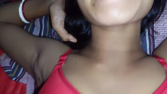 Gadis Amatir India Masturbasi Dan Memberikan Blowjob Dalam Close-Up